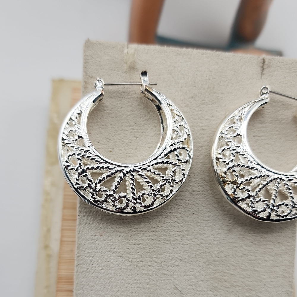 Elegant Silver Hoop Earrings - Picture 4 of 4